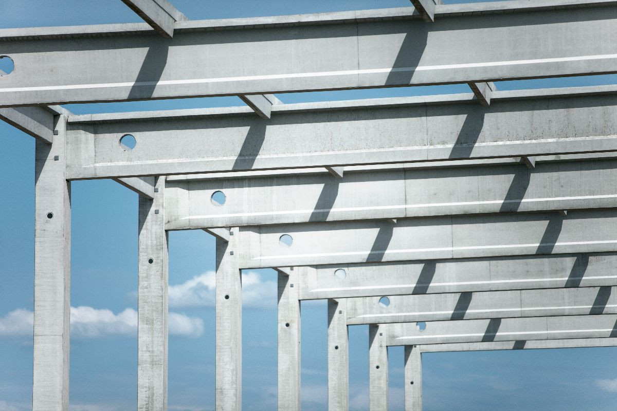 stabilization and connection components in a framework